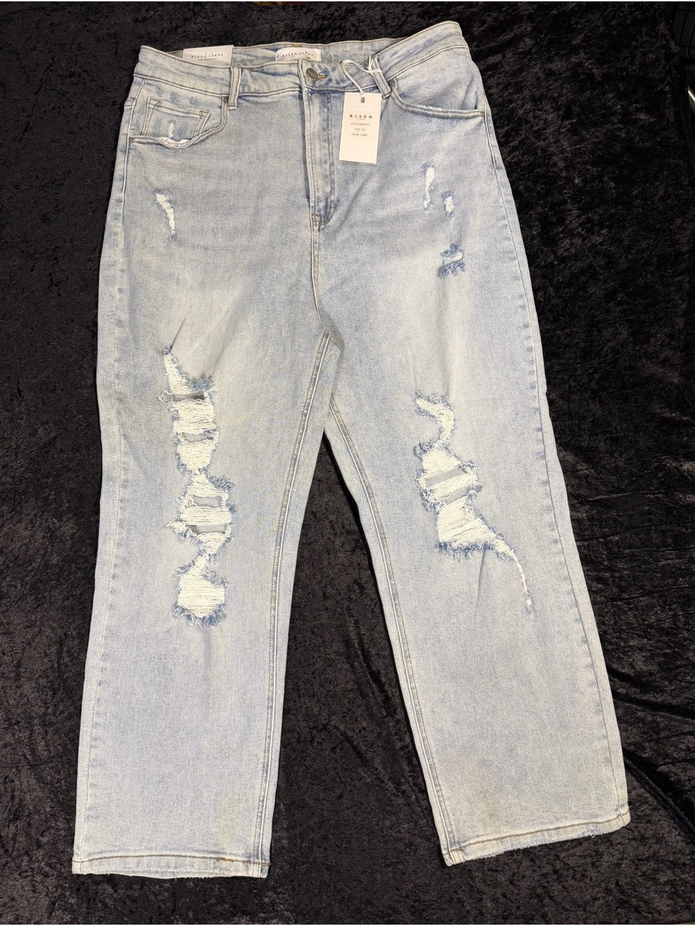 NWT-RISEN High Waist Girlfriend Distressed
Light Wash Jeans size 18/2XL